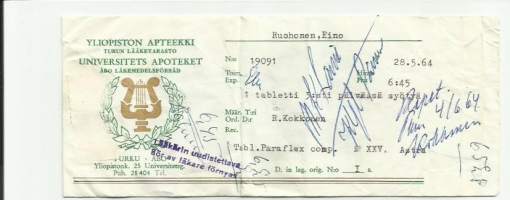 Yliopiston  Apteekki Turun Lääkevarasto  - resepti signatuuri, reseptipussi 1964