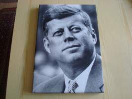 John F. Kennedy, JFK, canvastaulu, koko noin 20 cm x 30 cm. Teen näitä vain 50 numeroitua kappaletta ja tämä on numero: 1/50. Hieno esim. lahjaksi.