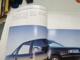 Opel Vectra 1991 -myyntiesite / brochure