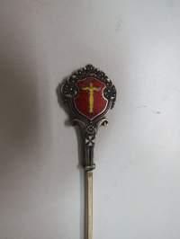 Vaasa vaakuna + vapaudenristi -leikkelehaarukka, leimattua 813 hopeaa, N7 = 1966, pituus 17 cm -fork