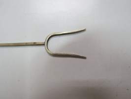 Vaasa vaakuna + vapaudenristi -leikkelehaarukka, leimattua 813 hopeaa, N7 = 1966, pituus 17 cm -fork