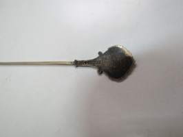 Vaasa vaakuna + vapaudenristi -leikkelehaarukka, leimattua 813 hopeaa, N7 = 1966, pituus 17 cm -fork