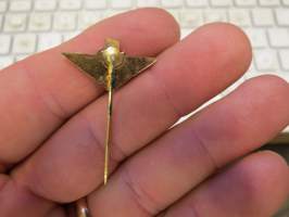 Kuorma-auto logo, tunnistamaton? -neulamerkki / pin