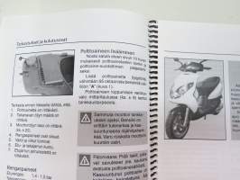 Derbi Boulevard 125 / 150 -käyttöohjekirja / owner´s manual in finnish