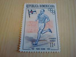 Paavo Nurmi, Olympialaisten legenda postimerkki vuodelta 1957. Harvemmin tarjolla. Katso myös muut kohteet.
