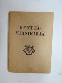 Kenttävirsikirja 1944 -etulehdelle painettu &quot;Tätä suomalaisen sotilaan kenttävirsikirjaa käytti xxx osallistuessaan... taisteluun vv.1941-194