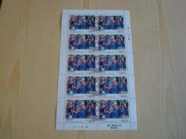 8 erilaista Juventus jalkapallo postimerkkiarkkia, vuod. 2002, jokaisessa arkissa 10 postimerkkiä. Esim. lahjaksi. + kaupantekijäistä Ferrari postimerkkiarkki.