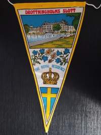 Drottningholms Slott The Royal Residence -matkailuviiri