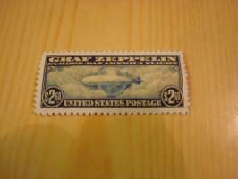 1930 Graf Zeppelin, USA, postimerkit, 4 erilaista, täysi sarja. Huom. nämä ovat hienot replikat aidoista, ei siis aidot.