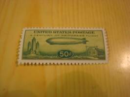 1930 Graf Zeppelin, USA, postimerkit, 4 erilaista, täysi sarja. Huom. nämä ovat hienot replikat aidoista, ei siis aidot.