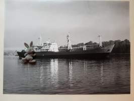 Laivan valokuva, annettu koeajokapteenille Jouluna 1967