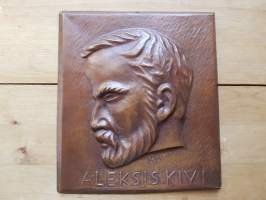 Aleksis Kivi, kupari reliefi.