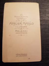 CDV - Visiittikorttivalokuva. Kuva: Atelier Apollo Helsinki