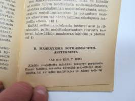 Sotaharjoitusohjesääntö (SotahO) 1957 + liite &quot;Ohjeita erotuomaritoimintaa varten -finnish army rules for military rehearsal operations etc.