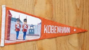 Kobenhavn  - matkailuviiri  n 15x27  cm