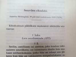 Sotilasoikeudenhoitoa koskevia säädöksiä (SRL, SKA ja STL) -Finnish military manual regarding special laws