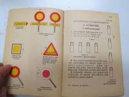 Liikenne- ja kuljetusohjesääntö  I osa (LKO I) - Tieliikenne ja -kuljetukset 1959 -Finnish army transport manual, road transports