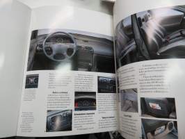 Mazda 626 4-ovinen Sedan / 5-ovinen Hatchback 1993 -myyntiesite / brochure