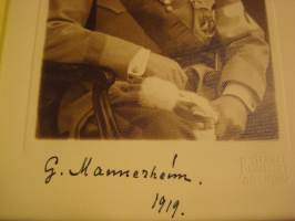 Mannerheim, canvastaulu, koko 20 cm x 30 cm. Teen näitä vain 100 numeroitua kappaletta. Yksi heti valmiina  lähetettäväksi.