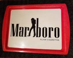 Marlboro -muovinen tarjotin