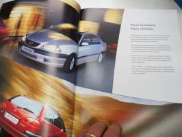 Toyota Avensis 2001 -myyntiesite / brochure