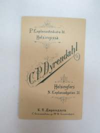 Muunsukupuolinen?, Atelier / Valokuvaamo C.P. Dyrendal, Helsingfors -visiittikorttivalokuva / visitcard photo - cdv