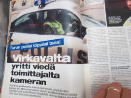 Alibi 2001 nr 1, Miikka Takanen tapettiin Kemissä porukalla, Tauno Pasanen - tytär kertoo - isäni kaunistelee tekojaan, Vaalan mustalettinen sekopää hautausmaalla