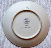 Joululautanen 1980 Design Raija Uosikkinen  lautanen muistolautanen 23 cm