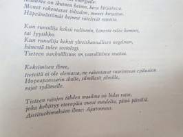 Sensuuri - Jyväskylän ylioppilaslehti 5-vuotisjulkaisu 1966, sisältää monipuolisesti artikkeleita tuolloisesta sensuurista ja sensuurikeskustelusta yhteiskunnassa