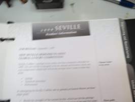Cadillac Seville 1998 oproduct information -mallivuoden esittelykansio pressikuvineen ym.