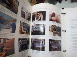 Cadillac Seville 1998 oproduct information -mallivuoden esittelykansio pressikuvineen ym.