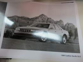 Cadillac Seville 1998 oproduct information -mallivuoden esittelykansio pressikuvineen ym.