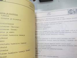 Peugeot 305 -korjaamokirja täydennyslehtineen (Bulletin)