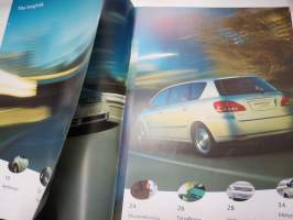 Toyota Avensis Verso 2002 -myyntiesite / brochure