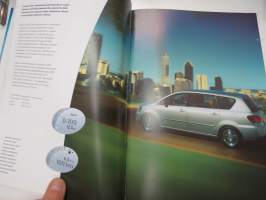 Toyota Avensis Verso 2002 -myyntiesite / brochure