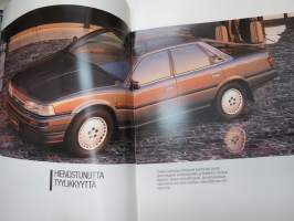 Toyota Camry 1988 -myyntiesite / brochure
