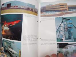 Saab 1994 Annual Report - Svenska Aeroplan Ab - The Swedish Aircraft Co. Ltd -vuosikertomus, kuvitusta mm. autoista, lentokoneista ja muusta teollisuudesta