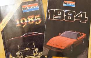 Monogram 1984 ja 1985 model kits - pienoismalli tuoteluettelo 2 kpl