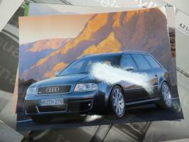 Audi RS 6 Presseinfo -kansio, sisältää mm. noin 25 kpl pressivalokuvia