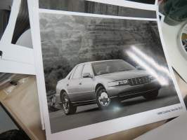 Cadillac Seville 1998 Product / Media Information -kansio, sisältää mm. noin 20 pressikuvaa