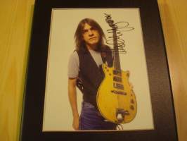 Malcolm Young, AC DC, canvastaulu, koko 20 cm x 30 cm. Teen näitä vain 50 numeroitua kappaletta. Yksi heti valmiina lähetettäväksi.