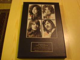 Led Zeppelin, The Wall, canvastaulu, koko 20 cm x 30 cm. Teen näitä vain 50 numeroitua kappaletta. Yksi heti valmiina lähetettäväksi.