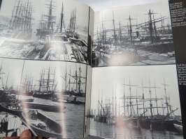 Das grosse Buch der Windjammer -suurten purjelaivojen esittelyä, myös suomalaisomistuksesssa olleita aluksia