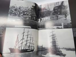Das grosse Buch der Windjammer -suurten purjelaivojen esittelyä, myös suomalaisomistuksesssa olleita aluksia