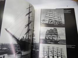 Das grosse Buch der Windjammer -suurten purjelaivojen esittelyä, myös suomalaisomistuksesssa olleita aluksia