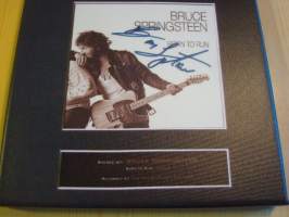 Bruce Springsteen, Born to Run, canvastaulu, koko 20 cm x 30 cm. Teen näitä vain 50 numeroitua kappaletta. Yksi heti valmiina lähetettäväksi.