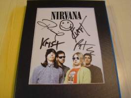 Nirvana, canvastaulu, koko 20 cm x 30 cm. Teen näitä vain 50 numeroitua kappaletta. Yksi heti valmiina lähetettäväksi.