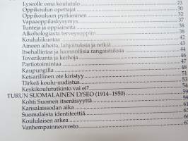 Tulevaisuutta rakentamassa  Turun Lyseo 1903 - 2003