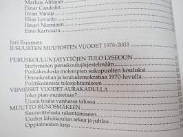 Tulevaisuutta rakentamassa  Turun Lyseo 1903 - 2003