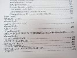 Tulevaisuutta rakentamassa  Turun Lyseo 1903 - 2003